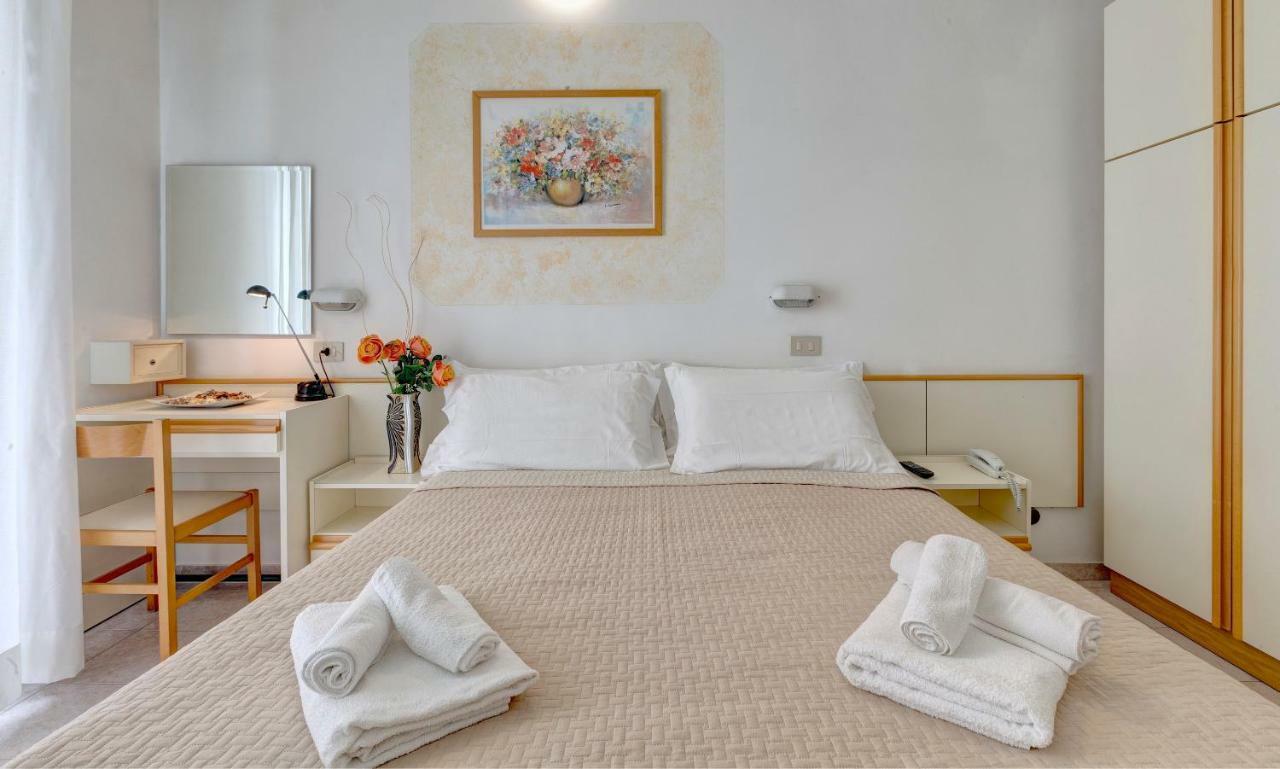Hotel Niagara Riccione Dış mekan fotoğraf