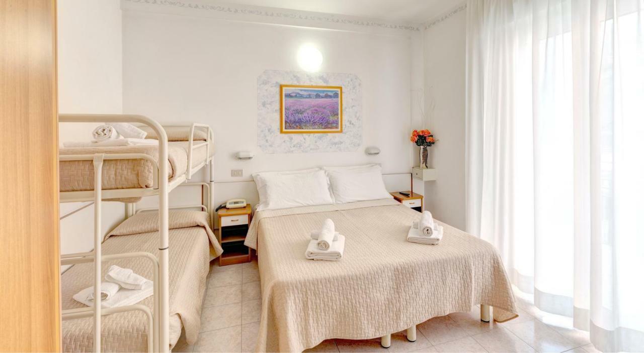 Hotel Niagara Riccione Dış mekan fotoğraf