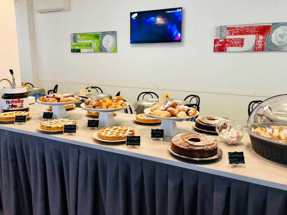 Hotel Niagara Riccione Dış mekan fotoğraf