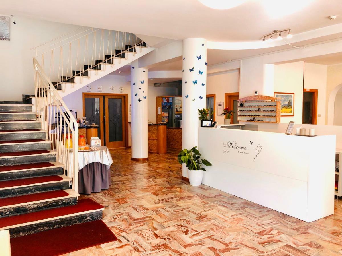Hotel Niagara Riccione Dış mekan fotoğraf