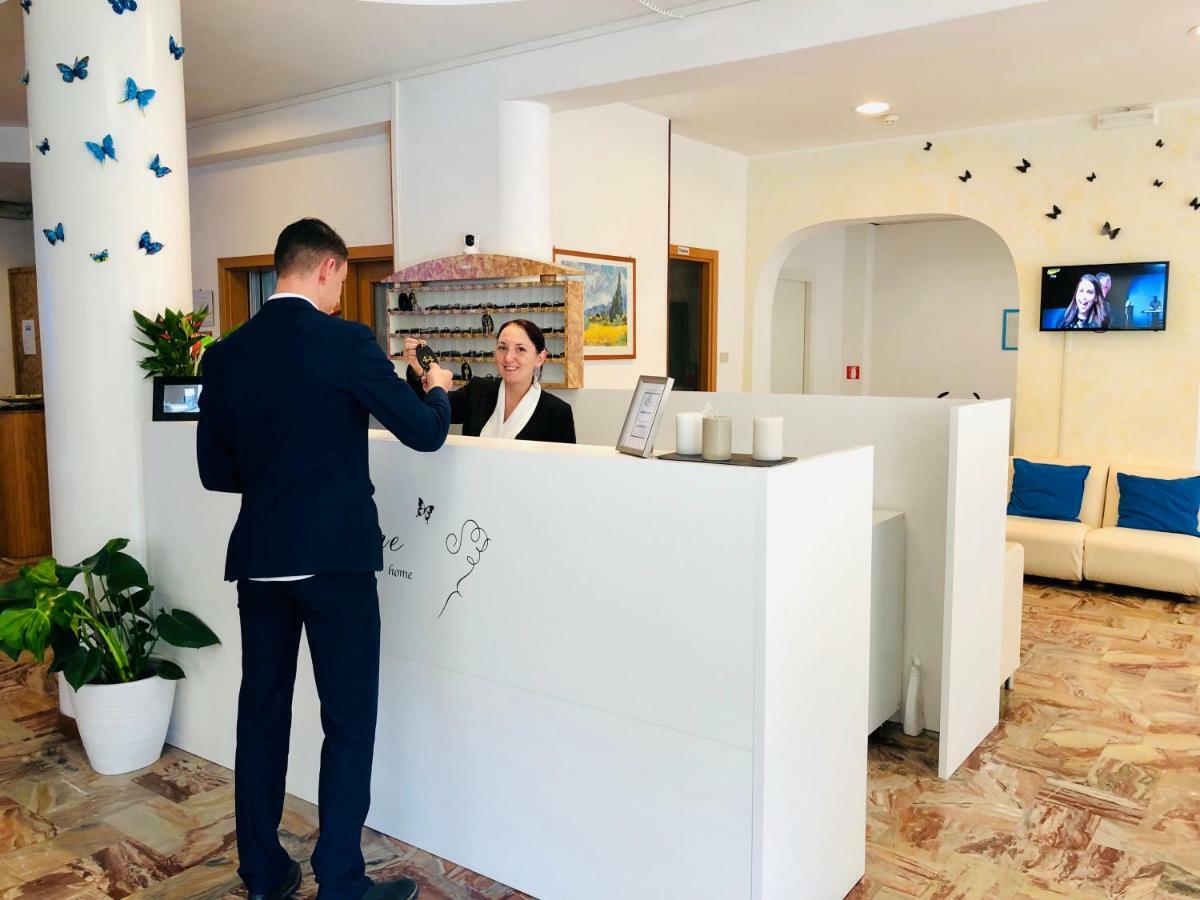 Hotel Niagara Riccione Dış mekan fotoğraf
